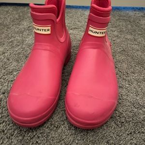 Hunter for Target pink rain booties size 9.